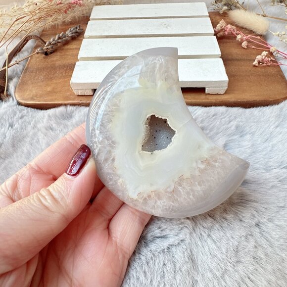 Gorgeous Agate with Druzy Moon - Picture 1 of 5